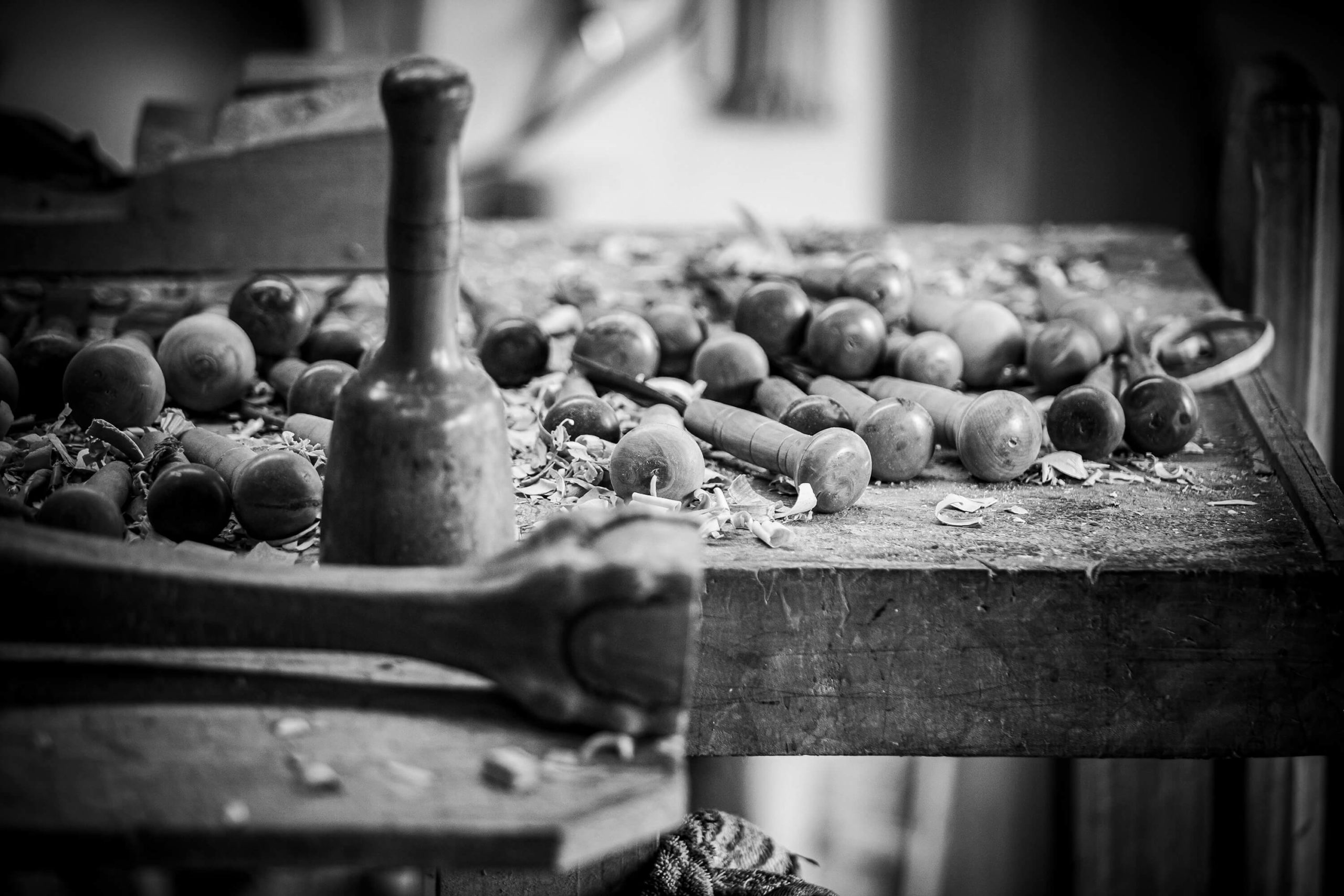 TRADITIONAL PORTUGUESE FURNITURE CRAFTSMEN